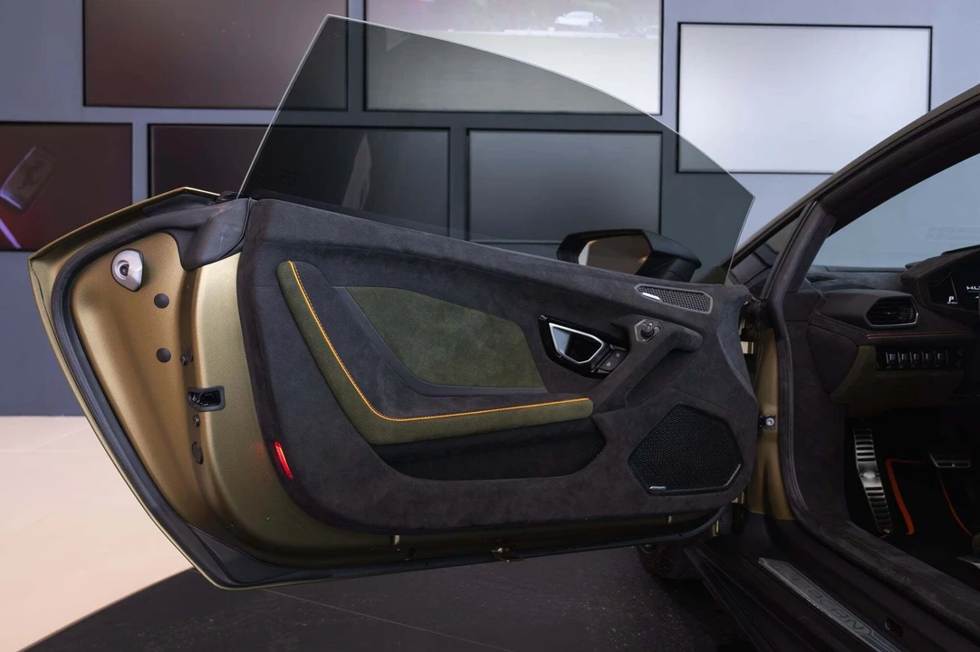 2023 Lamborghini Huracan Sterrato - Image 15 of 31