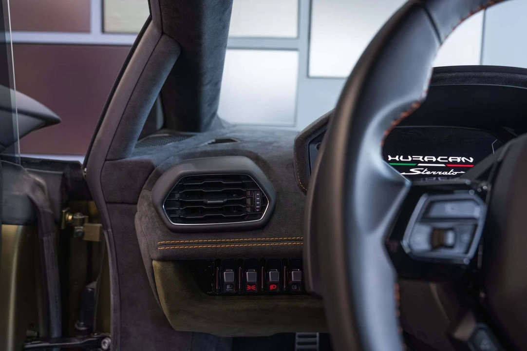 2023 Lamborghini Huracan Sterrato - Image 19 of 31