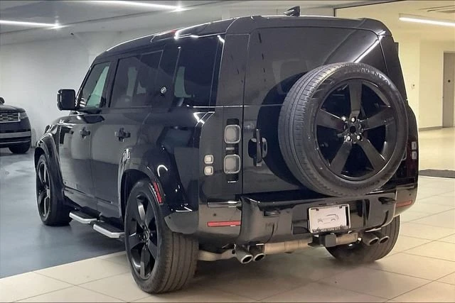 2023 Land Rover Defender L663 - Image 16 of 31