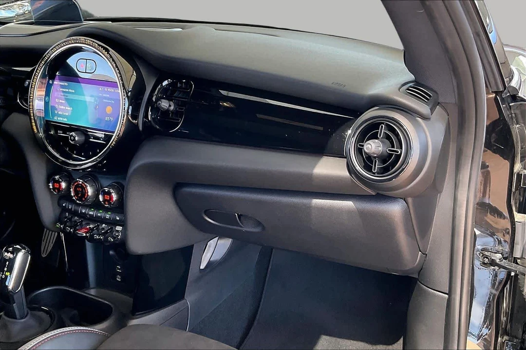 2023 Mini Mini John Cooper Works 3rd Gen - Image 19 of 31