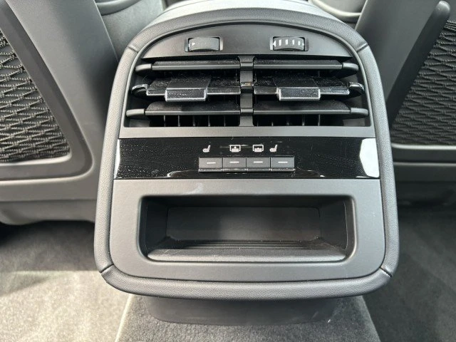 2023 Maserati Quattroporte 6th Gen - Image 14 of 31