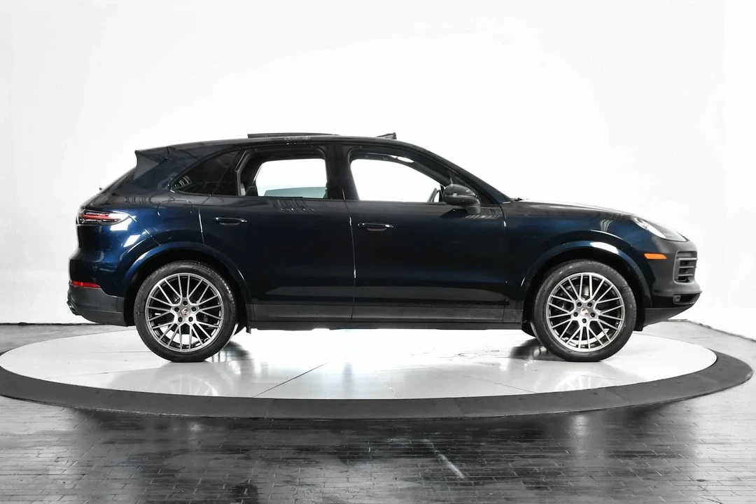 2023 Porsche 9Y0/9Y3 Cayenne - Image 7 of 23