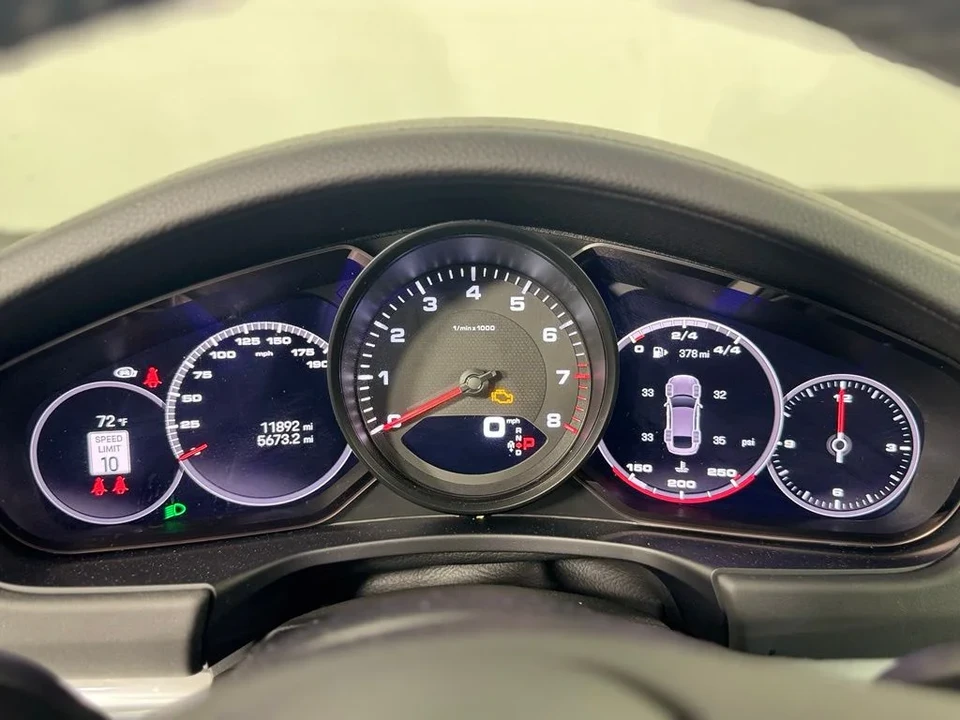 2023 Porsche 971 Panamera - Image 18 of 30