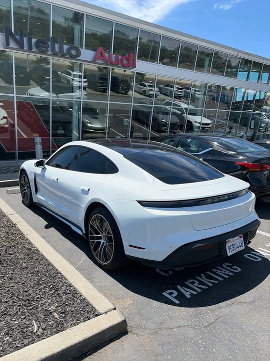 2023 Porsche Taycan - Image 4 of 5