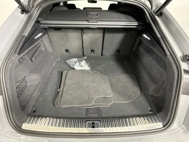 2024 Audi RS Q8 - Image 28 of 31