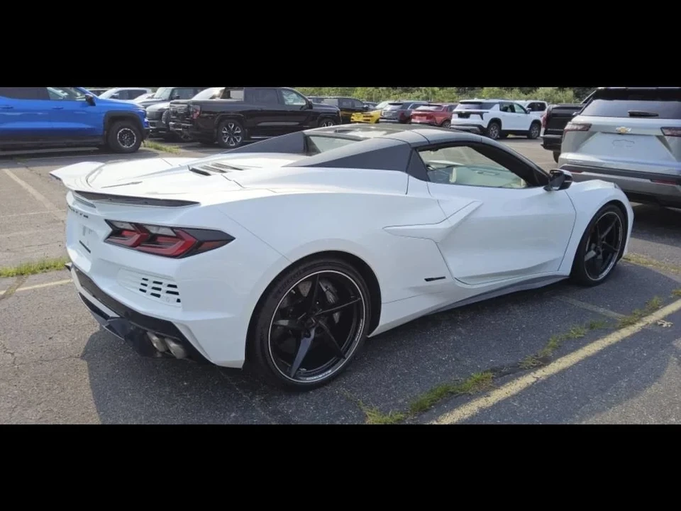 2024 Chevrolet Corvette C8 E-Ray - Image 3 of 10