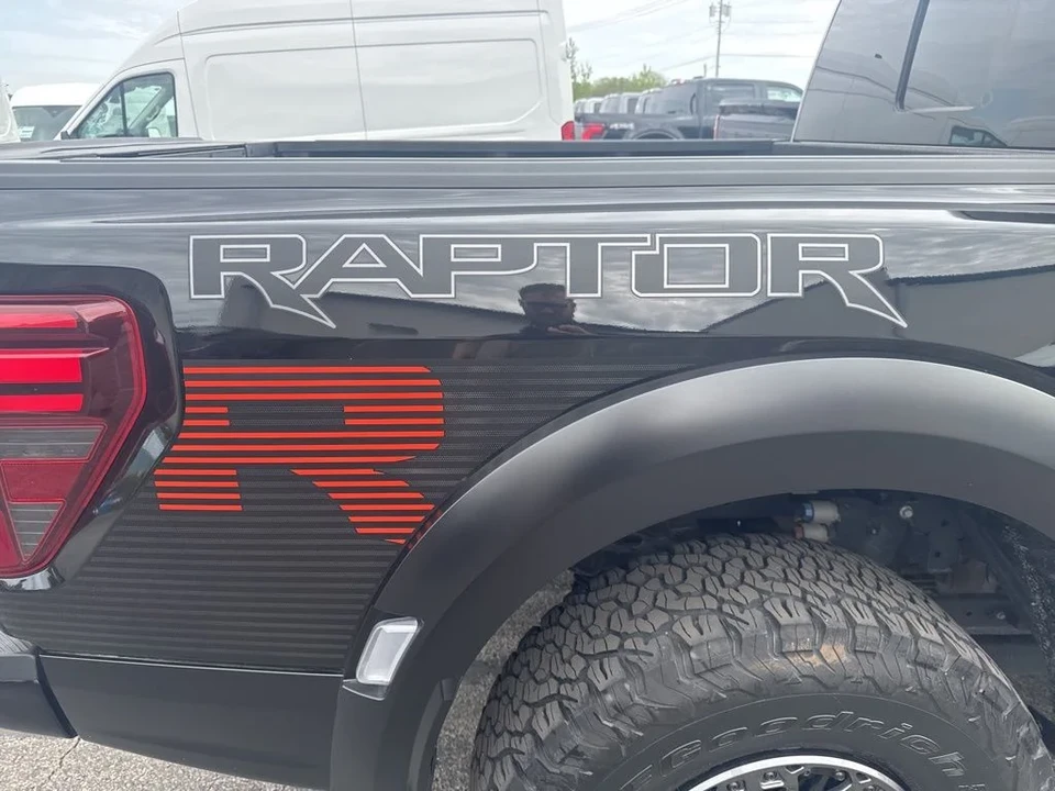 2024 Ford F-150 Raptor 14th Gen - Image 2 of 31
