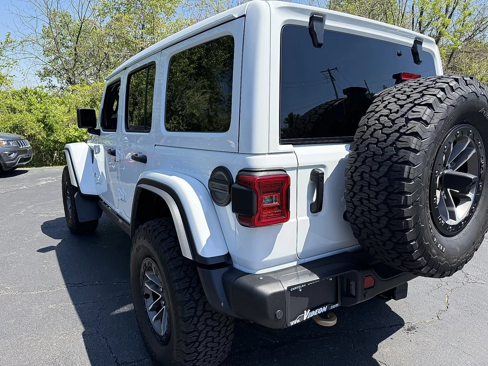 2024 Jeep JL Wrangler - Image 11 of 31