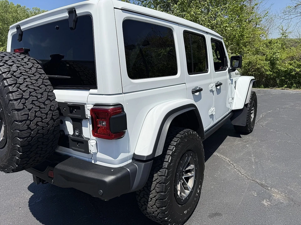 2024 Jeep JL Wrangler - Image 12 of 31