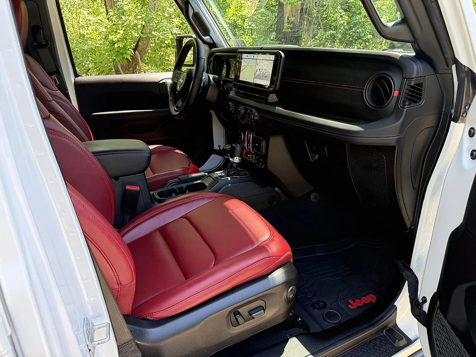 2024 Jeep JL Wrangler - Image 24 of 31