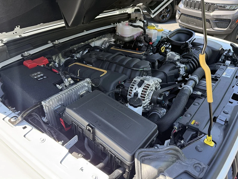 2024 Jeep JL Wrangler - Image 16 of 31