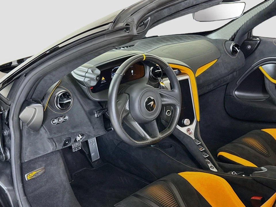 2024 McLaren 750S Spider - Image 13 of 31