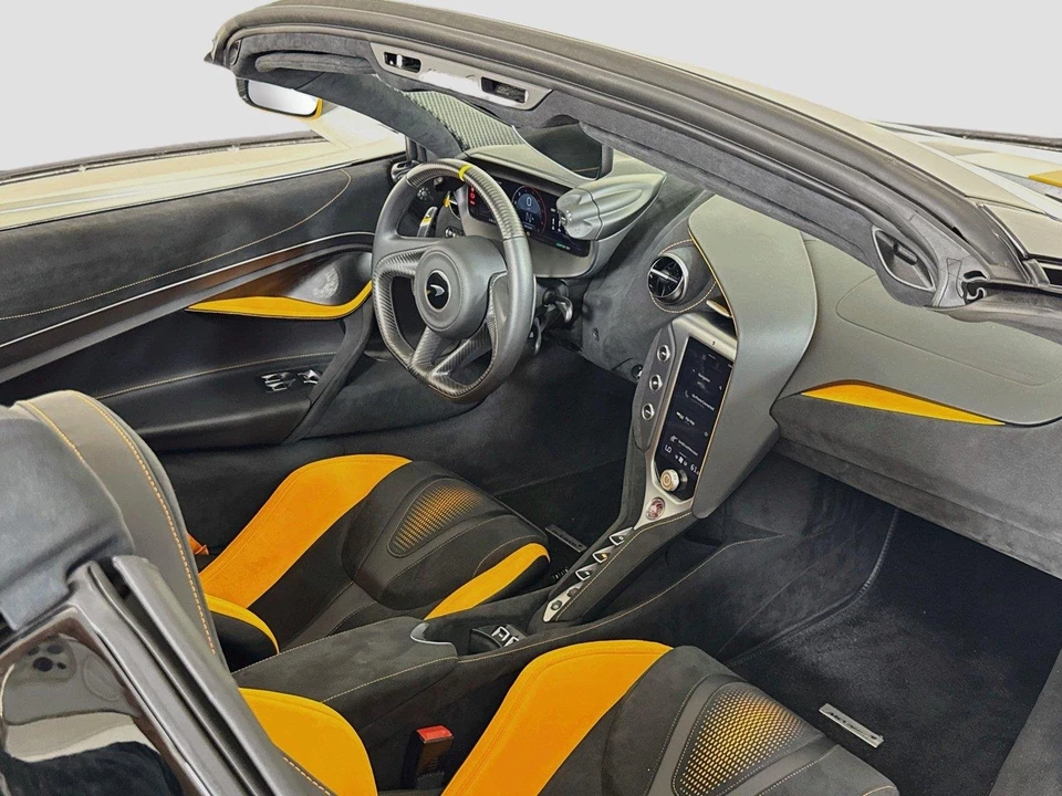 2024 McLaren 750S Spider - Image 27 of 31