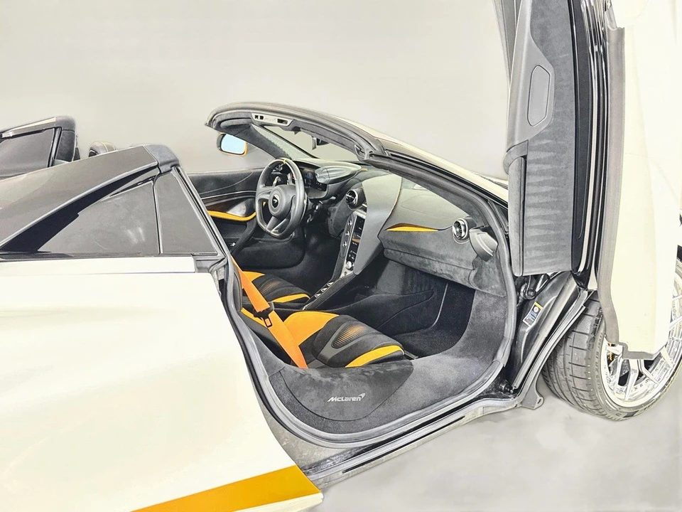 2024 McLaren 750S Spider - Image 26 of 31