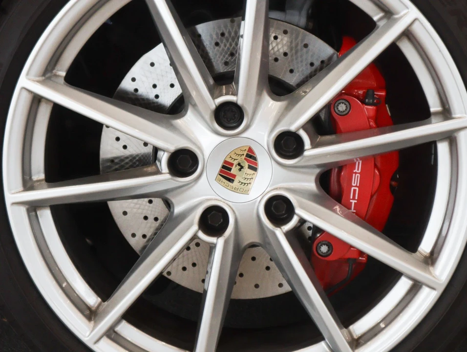 2024 Porsche 992 Carrera 4S - Image 28 of 31