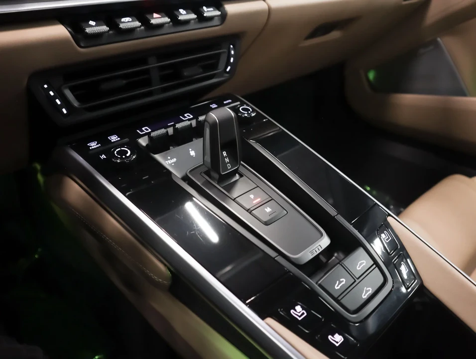 2024 Porsche 992 Carrera 4S - Image 16 of 31