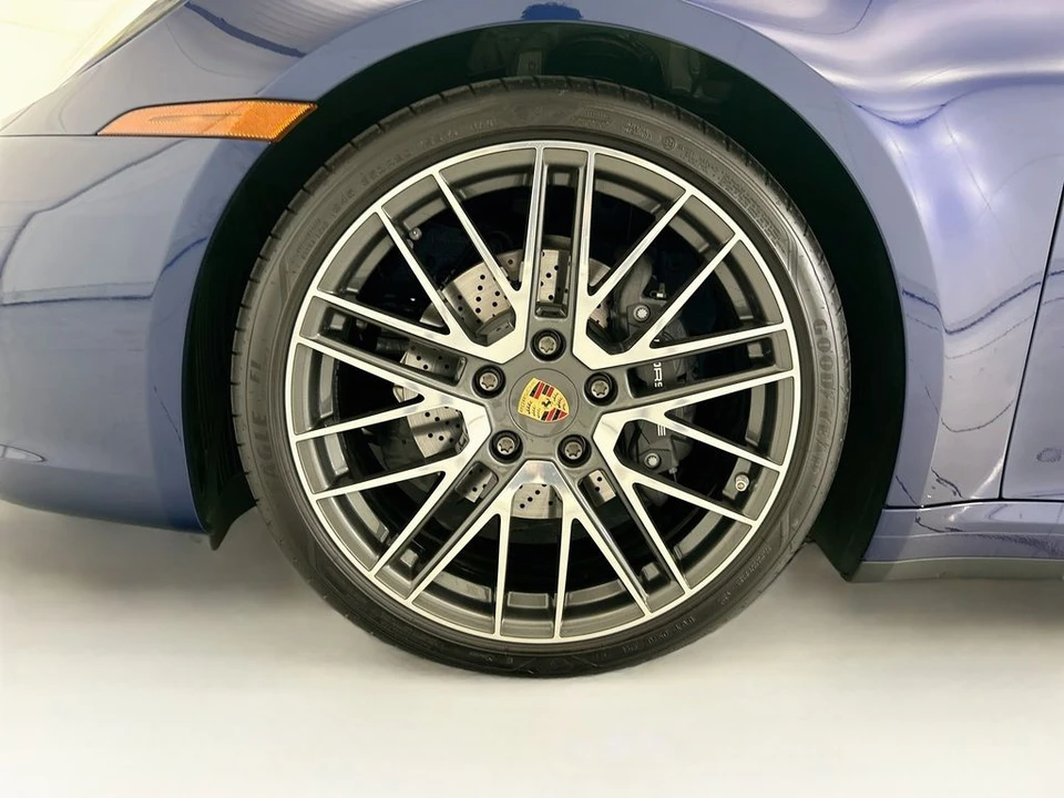 2024 Porsche 992 Carrera - Image 27 of 31