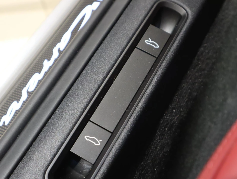 2024 Porsche 992 Carrera S - Image 24 of 31