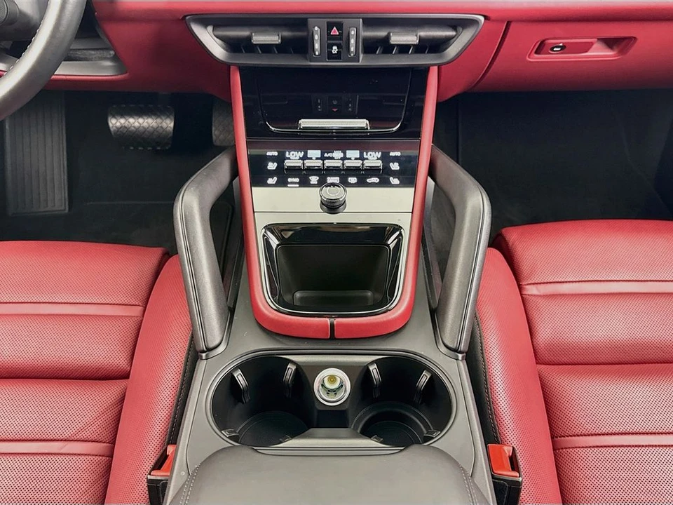 2024 Porsche 9Y0/9Y3 Cayenne - Image 11 of 31