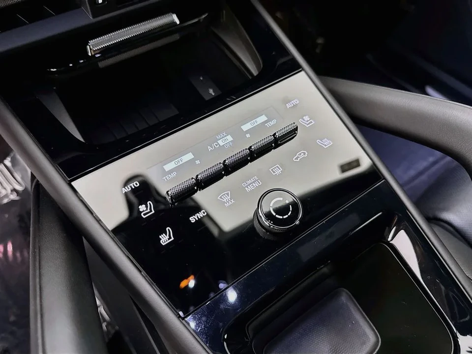 2024 Porsche 9Y0/9Y3 Cayenne Coupe - Image 16 of 31