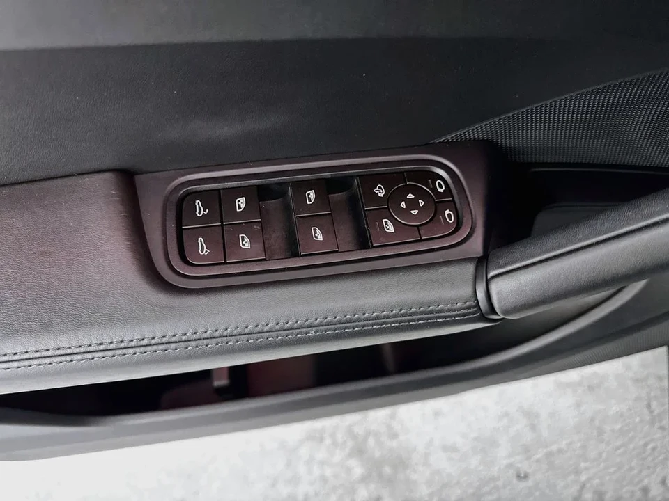 2024 Porsche 9Y0/9Y3 Cayenne Coupe - Image 18 of 31