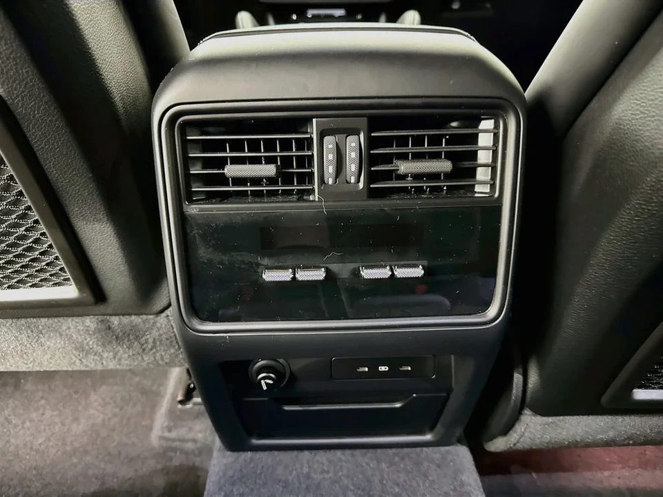 2024 Porsche 9Y0/9Y3 Cayenne Coupe - Image 26 of 31