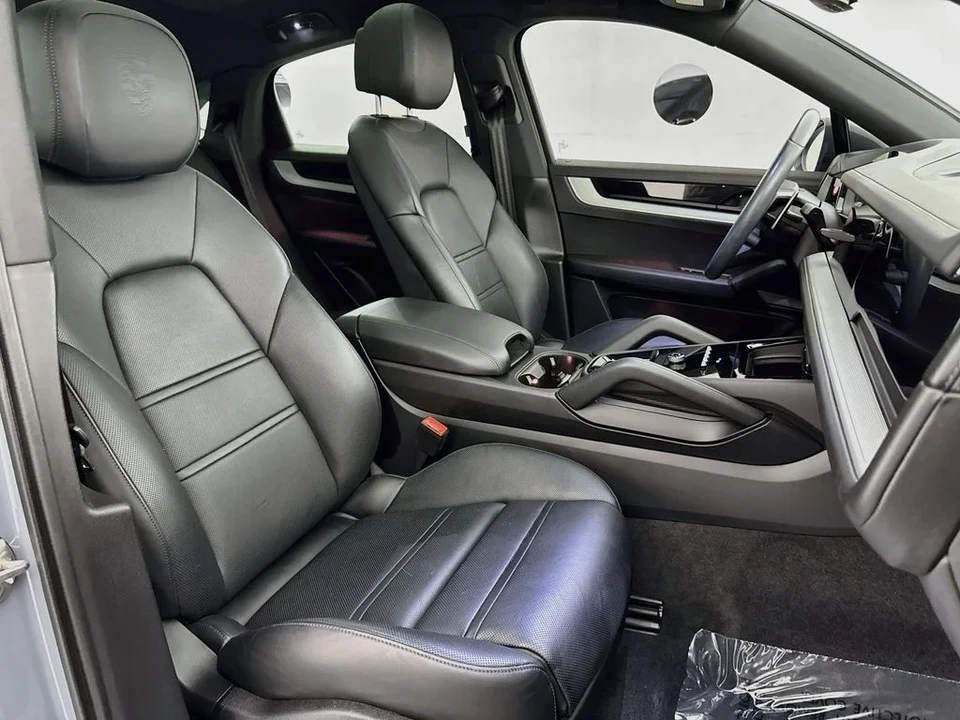 2024 Porsche 9Y0/9Y3 Cayenne Coupe - Image 29 of 31