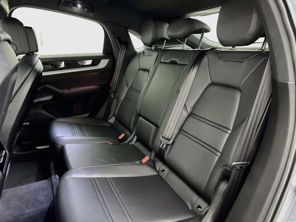 2024 Porsche 9Y0/9Y3 Cayenne Coupe - Image 25 of 31