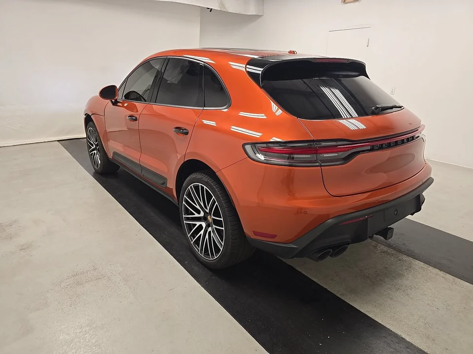 2024 Porsche Macan - Image 5 of 10
