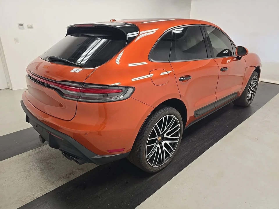 2024 Porsche Macan - Image 4 of 10