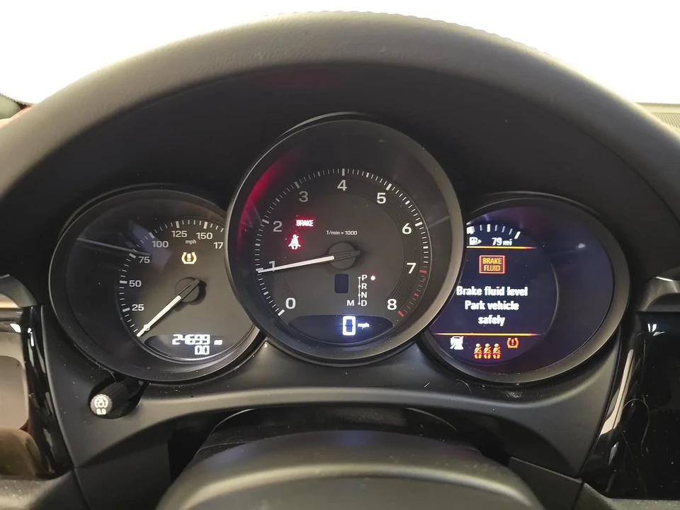 2024 Porsche Macan - Image 7 of 10