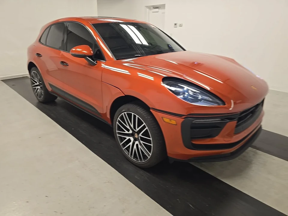 2024 Porsche Macan - Image 3 of 10