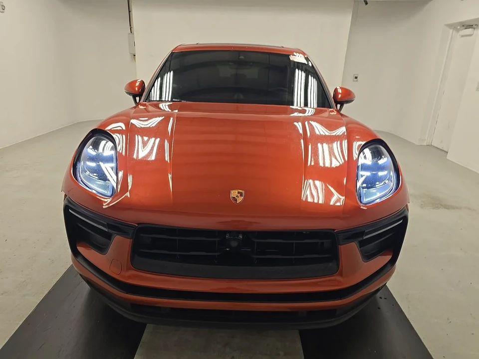 2024 Porsche Macan - Image 2 of 10