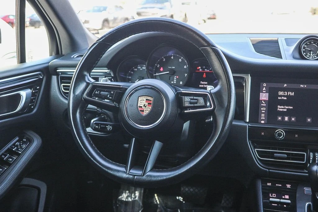 2024 Porsche Macan - Image 15 of 27