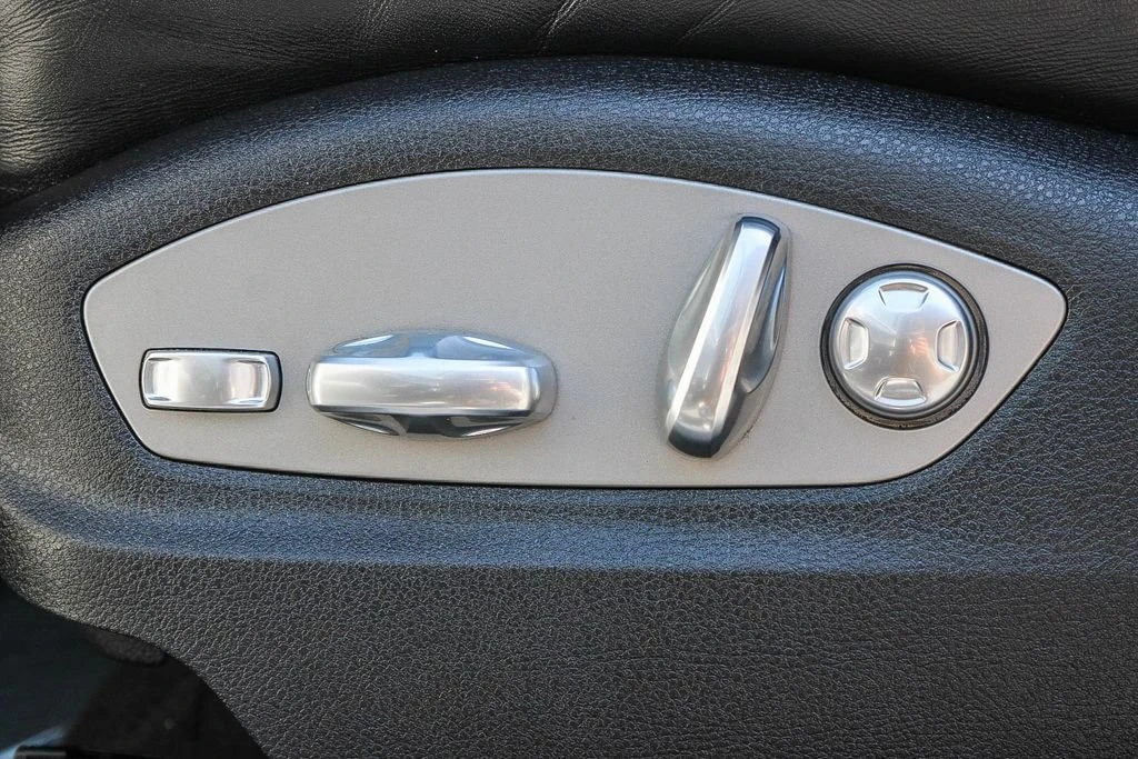 2024 Porsche Macan - Image 23 of 27