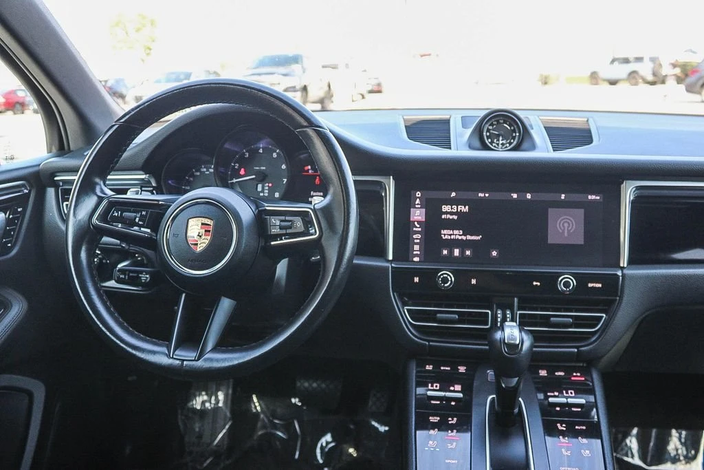 2024 Porsche Macan - Image 13 of 27
