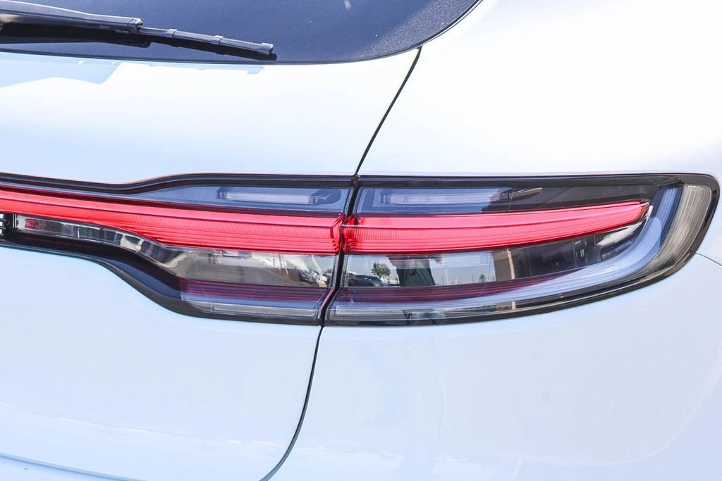 2024 Porsche Macan - Image 9 of 27