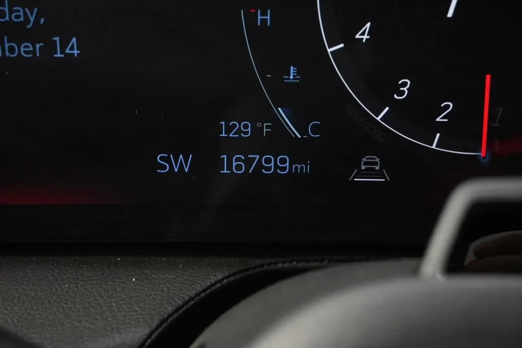 2025 Cadillac CT5-V - Image 28 of 31
