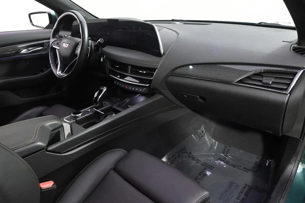 2025 Cadillac CT5-V - Image 15 of 31