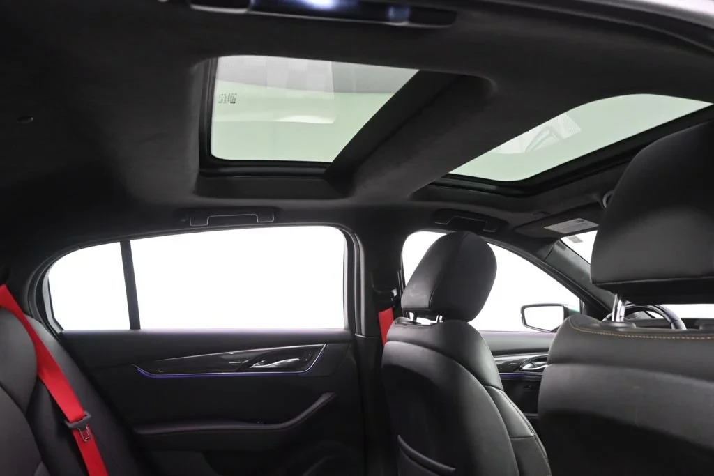 2025 Cadillac CT5-V - Image 17 of 31