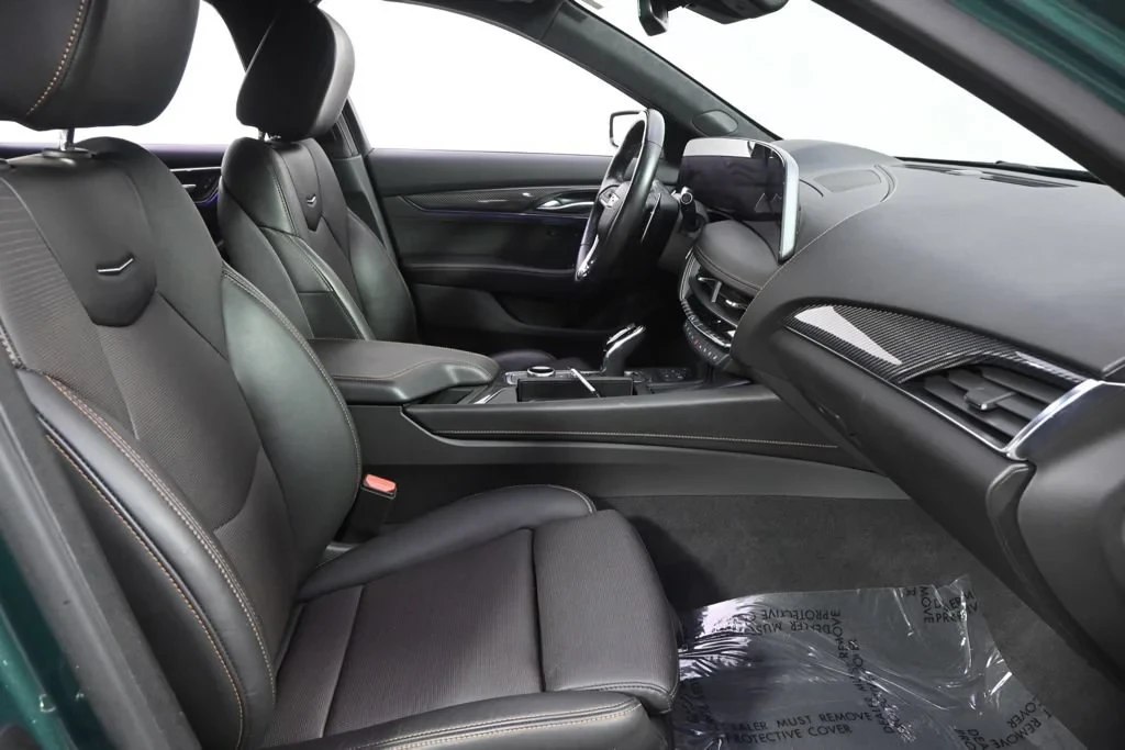 2025 Cadillac CT5-V - Image 16 of 31