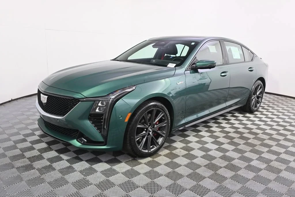 2025 Cadillac CT5-V - Image 2 of 31