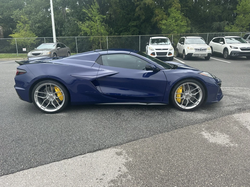 2025 Chevrolet Corvette C8 Z06 - Image 11 of 31