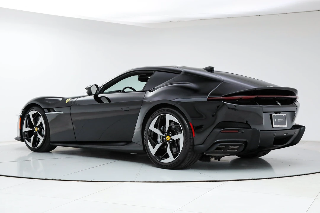2025 Ferrari 12Cilindri - Image 4 of 31