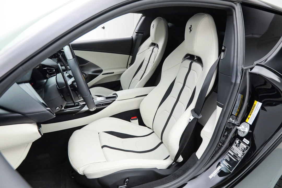 2025 Ferrari 12Cilindri - Image 5 of 31