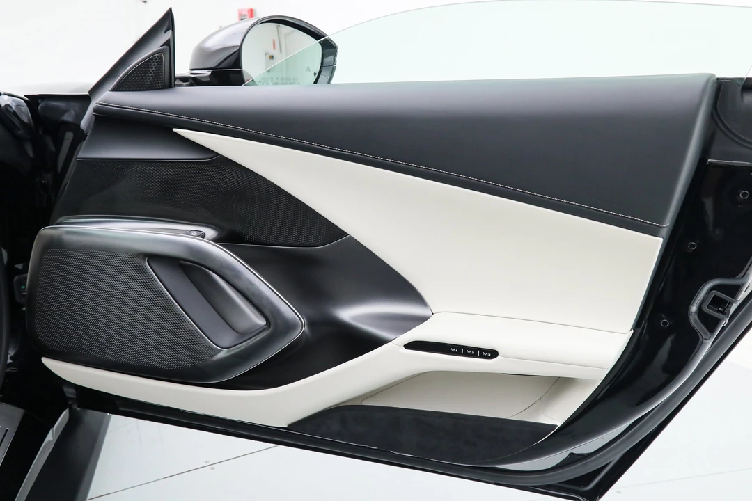 2025 Ferrari 12Cilindri - Image 22 of 31