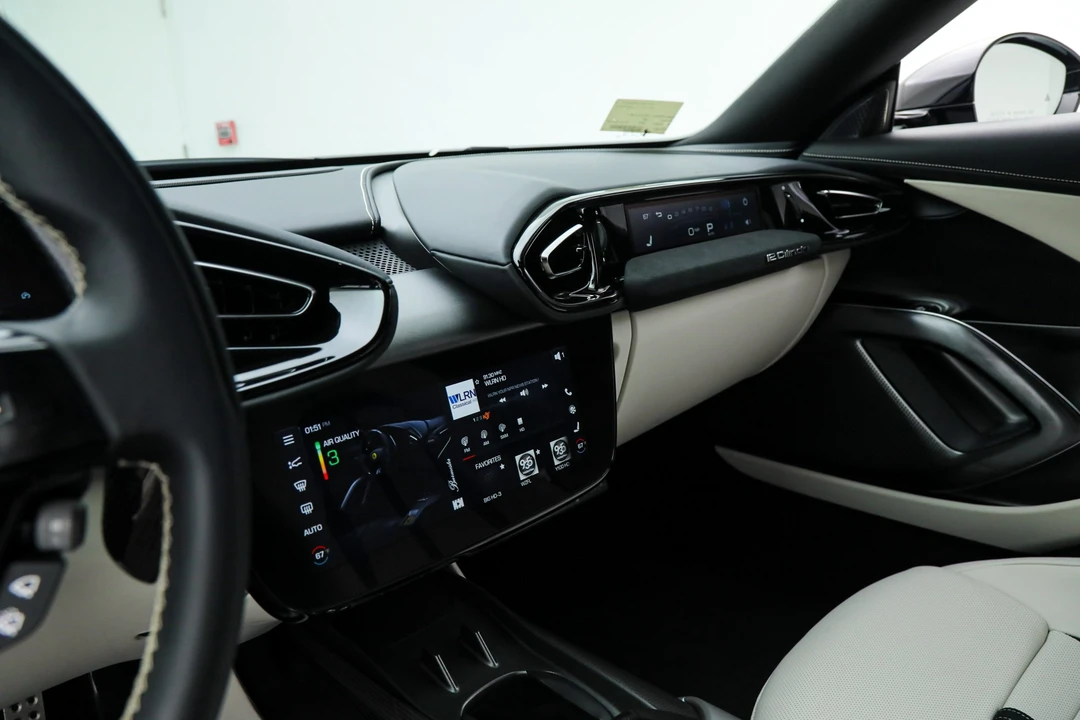 2025 Ferrari 12Cilindri - Image 28 of 31