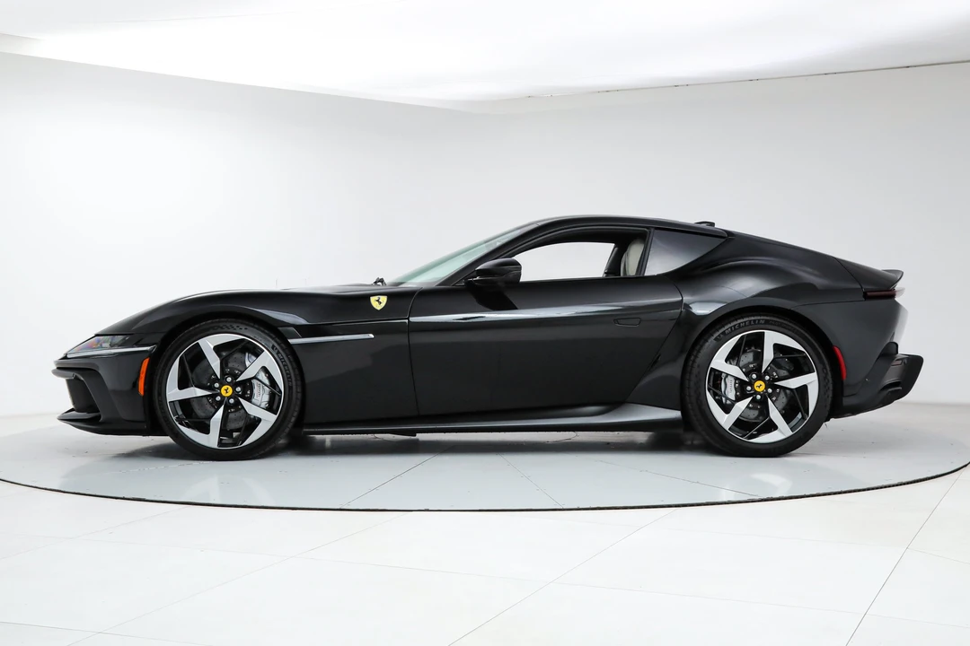 2025 Ferrari 12Cilindri - Image 3 of 31