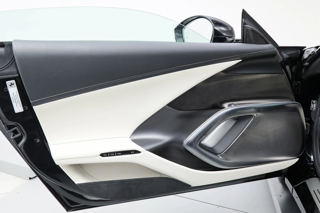 2025 Ferrari 12Cilindri - Image 26 of 31