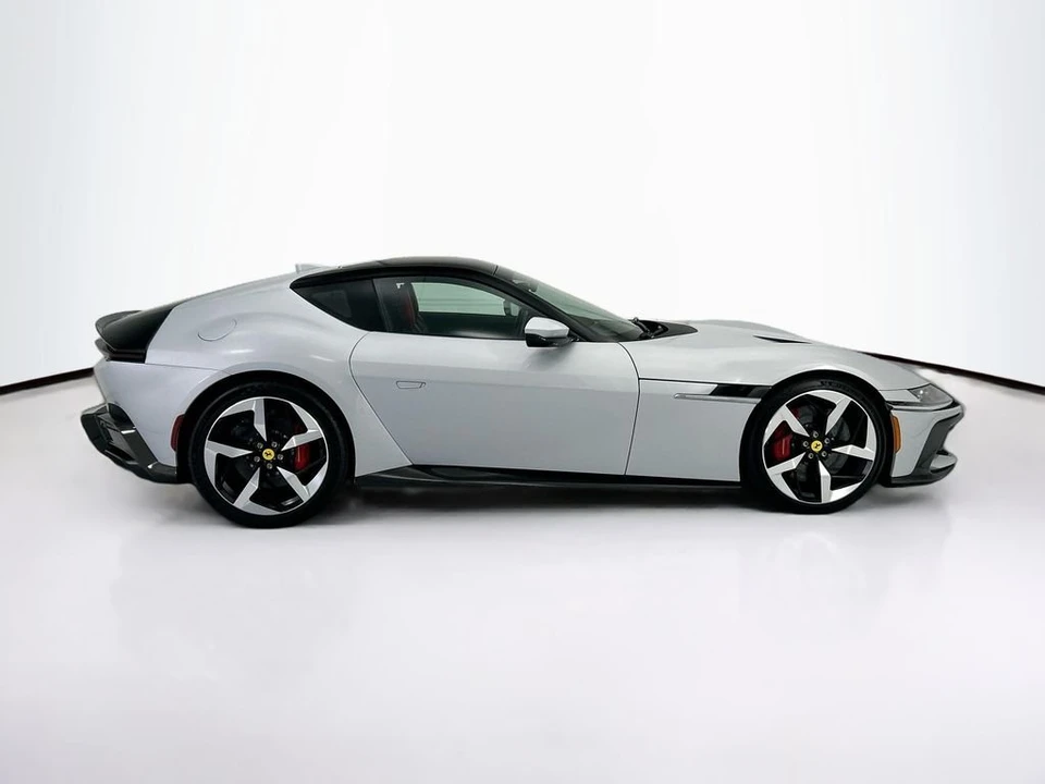 2025 Ferrari 12Cilindri - Image 4 of 30
